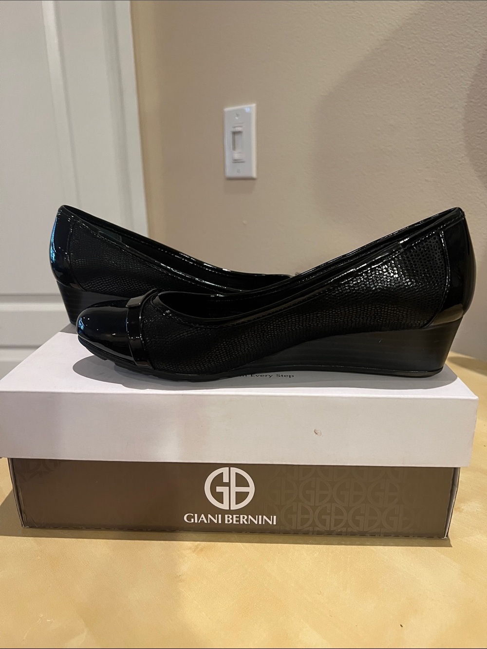 Giani Bernini Black Patent Wedge 7.5W